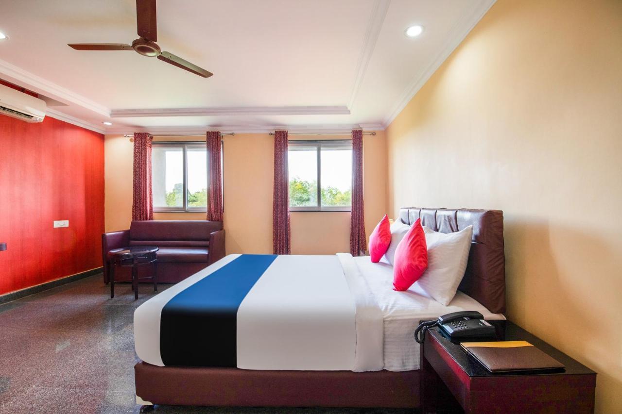 แคปิตัล โอ 22439 รัตนา ฟอเรฟเวอร์ Hotel Karkal ภายนอก รูปภาพ